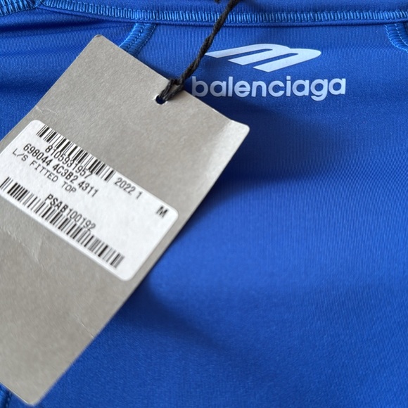❌SOLD❌Authentic Balenciaga Long Sleeve Fitted Top
Activewear - Medium NWT - Picture 2 of 5